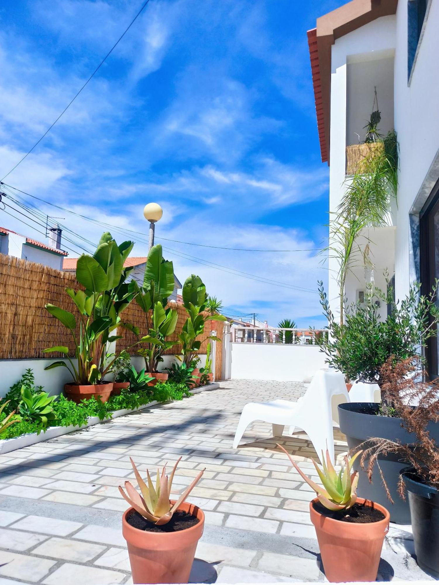 Supertubos House Peniche Bed & Breakfast Atouguia Da Baleia Exterior foto